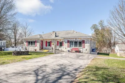 46 Greenmont Ave 1