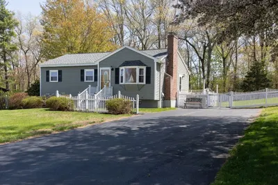 15 Phillip Dr 1