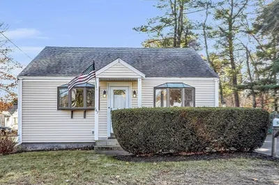 547 Pleasant St 1
