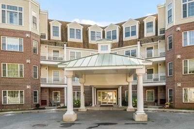295 Salem Street #8 1