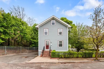 1 Newport Ave 1