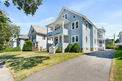 125 Redlands Rd #2
