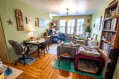 2001 Commonwealth Ave #10