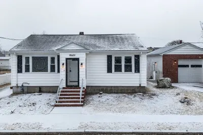 32 Fulton St