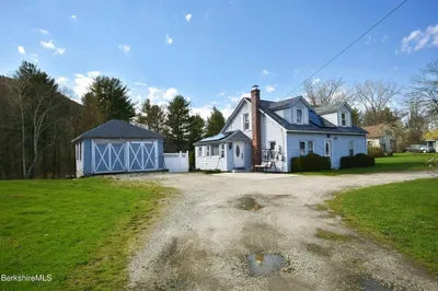 685 Stockbridge Rd