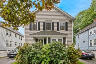 61 Hawthorne St #61