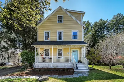 77 Brook Rd
