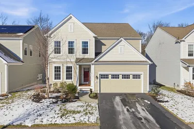 194 Stonehaven Dr 1