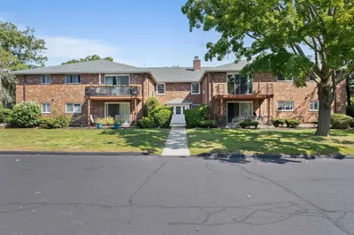 54 Fountain Lane #10 1
