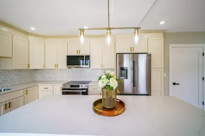 124 Magoun Ave 1