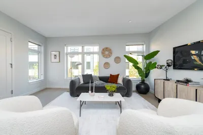 5 Lisbon St #202