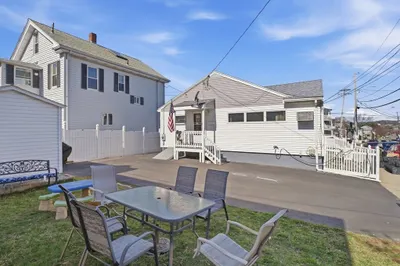 44 Dunster Rd