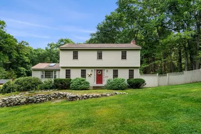 24 Farnum St 1
