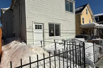 23 Auburn Ave #2