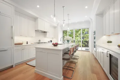 149 W Newton St