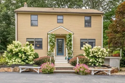 32 Lake Rd 1