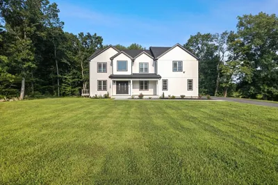 10 Falcon Drive 1