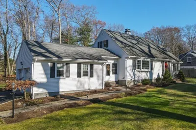 7 Country Club Dr