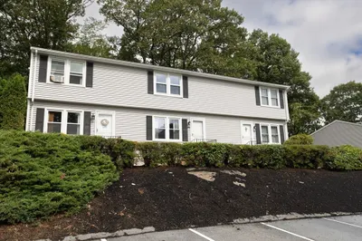 270 Sunderland Rd #96 1