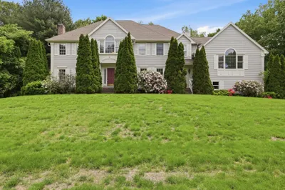 4 Farnham Circle 1