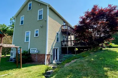 7 N Sturbridge Rd