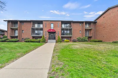 221 Oak Street #5-15 1