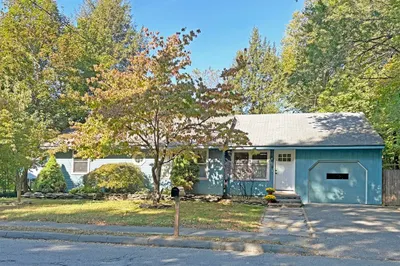 140 Florence Street 1