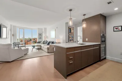 100 Lovejoy Wharf #7J 1