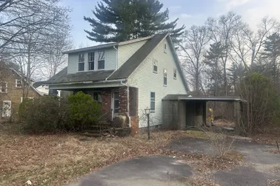 2289 Cranberry Highway