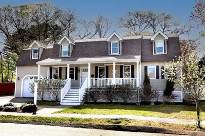 32 Nelson Ave