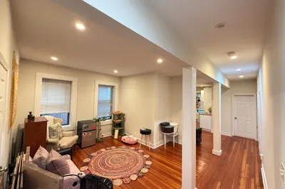 4 Hamlet St #1 1