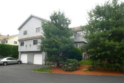 421 Captain Eames Cir #421