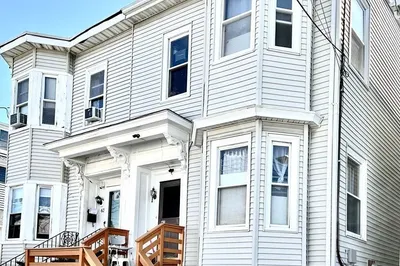 61 Leonard St 1