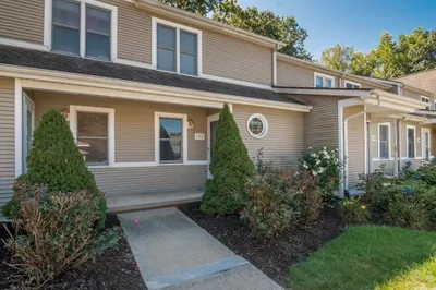 61 Abbey Memorial Dr #172 1