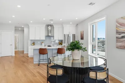 267 Old Colony Ave #606 1
