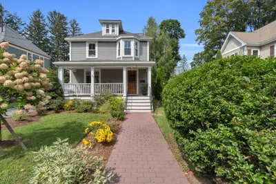 12 Warren Rd