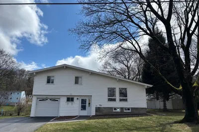 7 Erie Drive 1