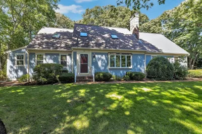 94 Stratford Ln 1