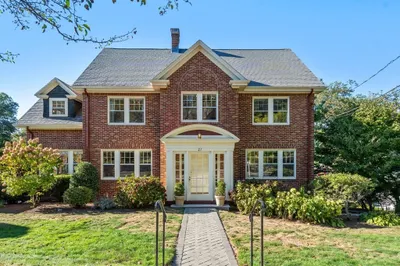 27 Chesterfield Rd 1