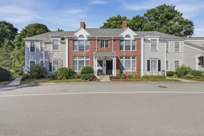 308 Old Country Rd #308 1