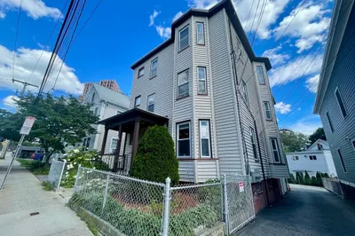 60 Newton Street #1