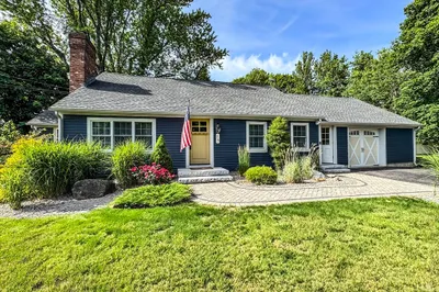 15 Whitney Dr 1