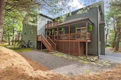 128 Captain Eames Cir #128