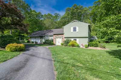 154 Deepwoods Dr 1