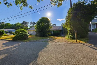 18 Cobb Ave #18