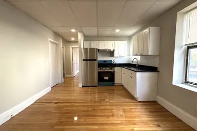 8 Langmaid Ave #4 1