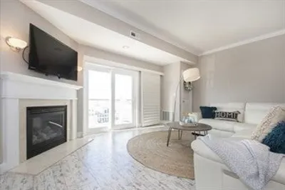 45 Hull Shore Drive #106