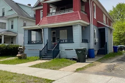 180-182 Oak Grove Ave