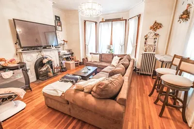 4 Hovey St #1F