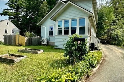 35 Carpenter St 1